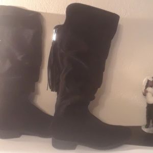 Kids size 4 boot justice